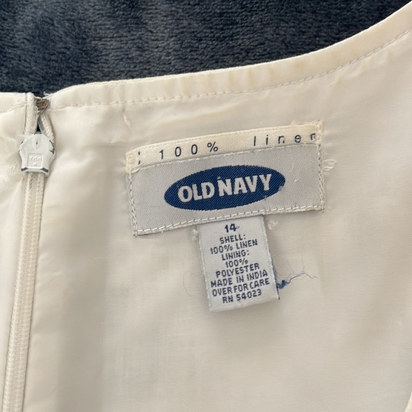 While summer dress - Picture 4 of 4